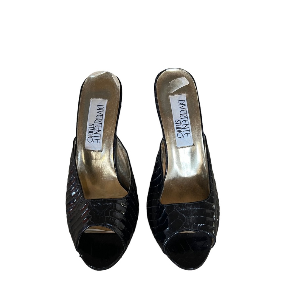DIVERTENTE STUDIO Women’s Black Sandals Shoes